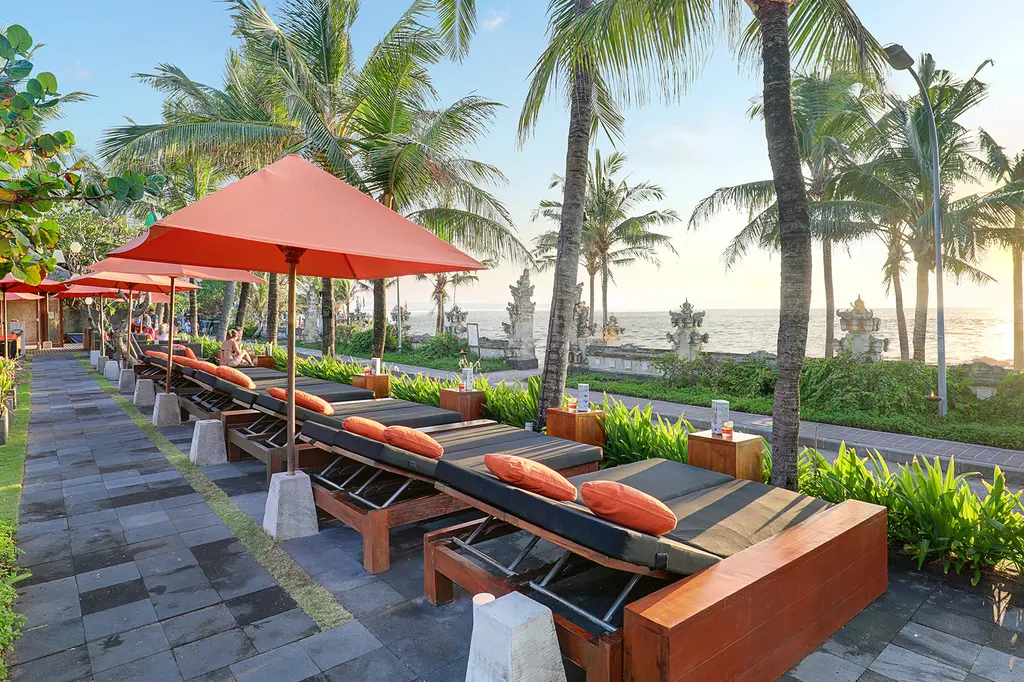 Legian Beach Hotel Bali image 1