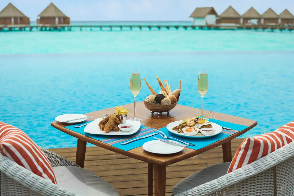 Mercure Maldives Kooddoo Resort image 11