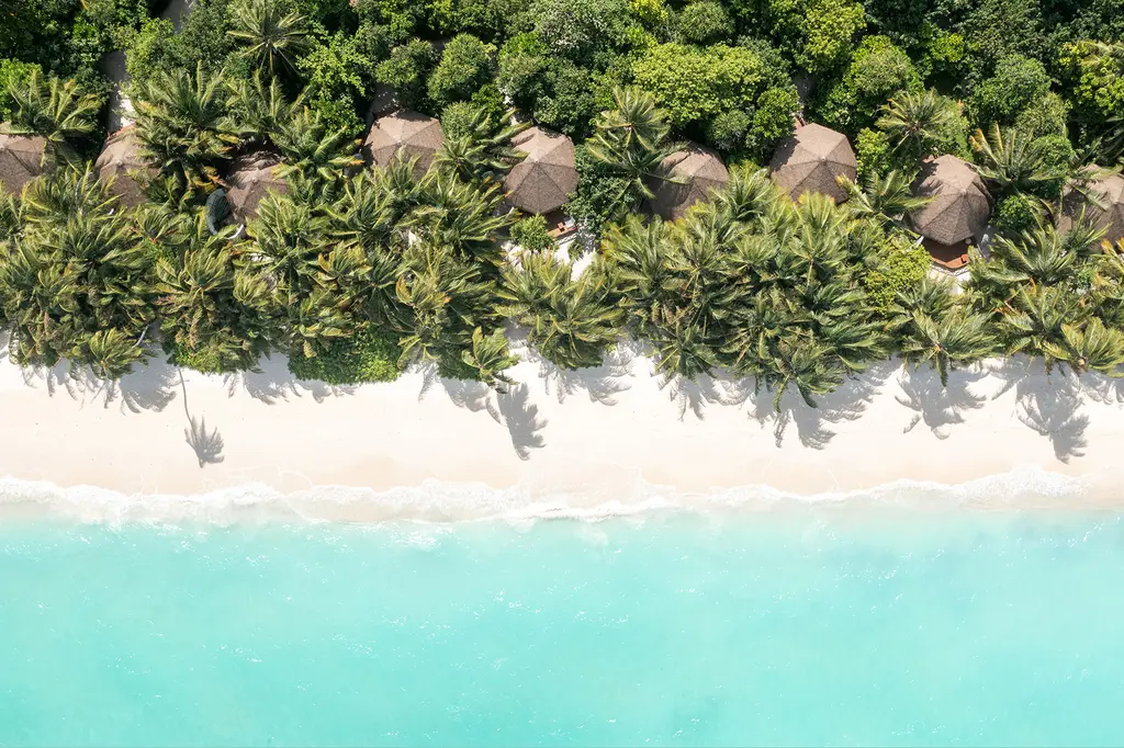 Mercure Maldives Kooddoo Resort image 10