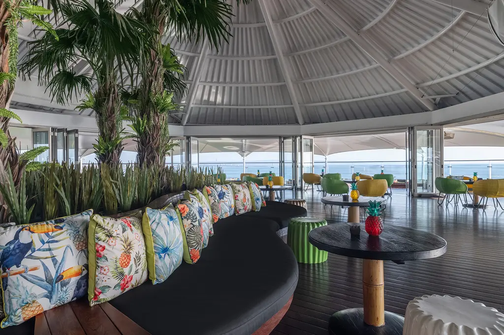 Double-Six Luxury Hotel image 6