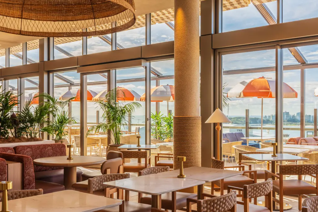Avani Mooloolaba Beach Hotel image 4