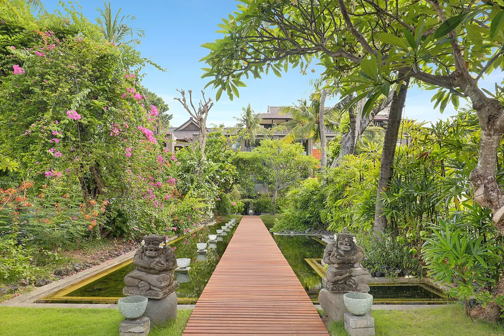 Legian Beach Hotel Bali image 4