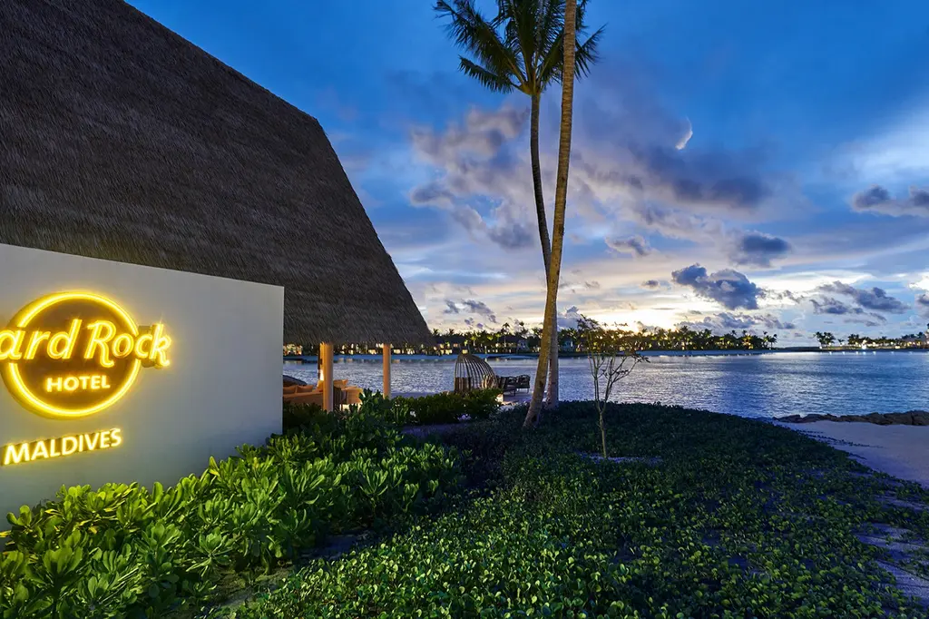 Hard Rock Hotel Maldives image 9