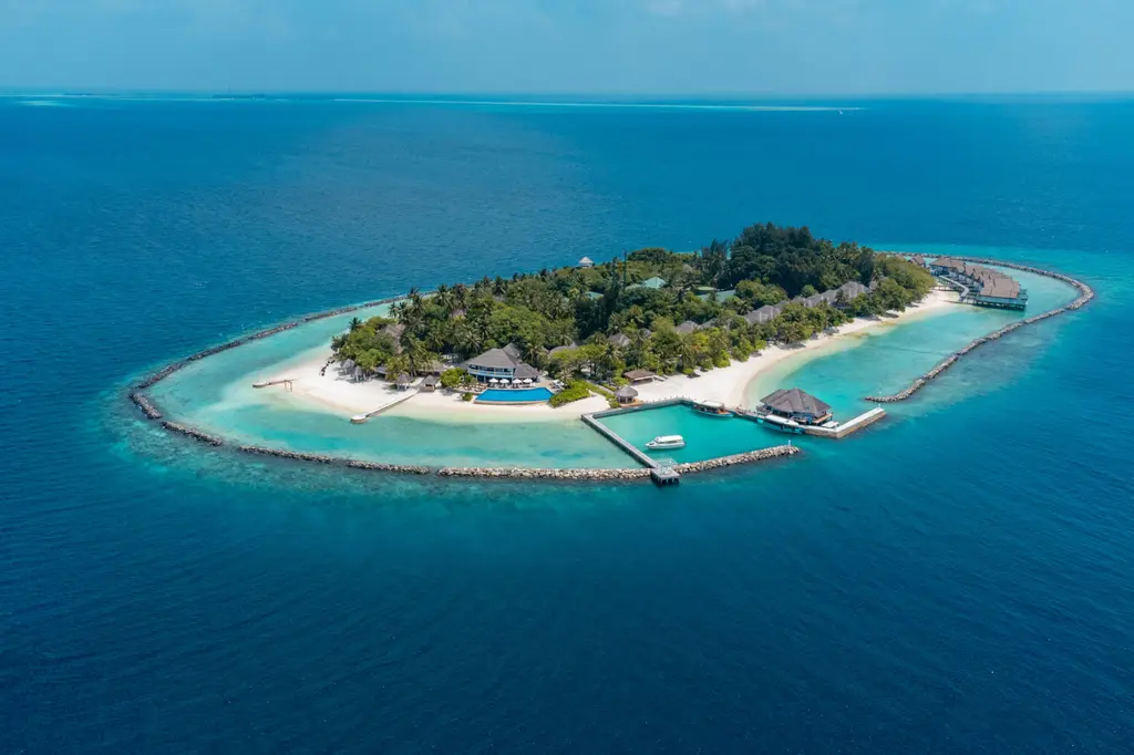 NH Maldives Kuda Rah Resort image 1